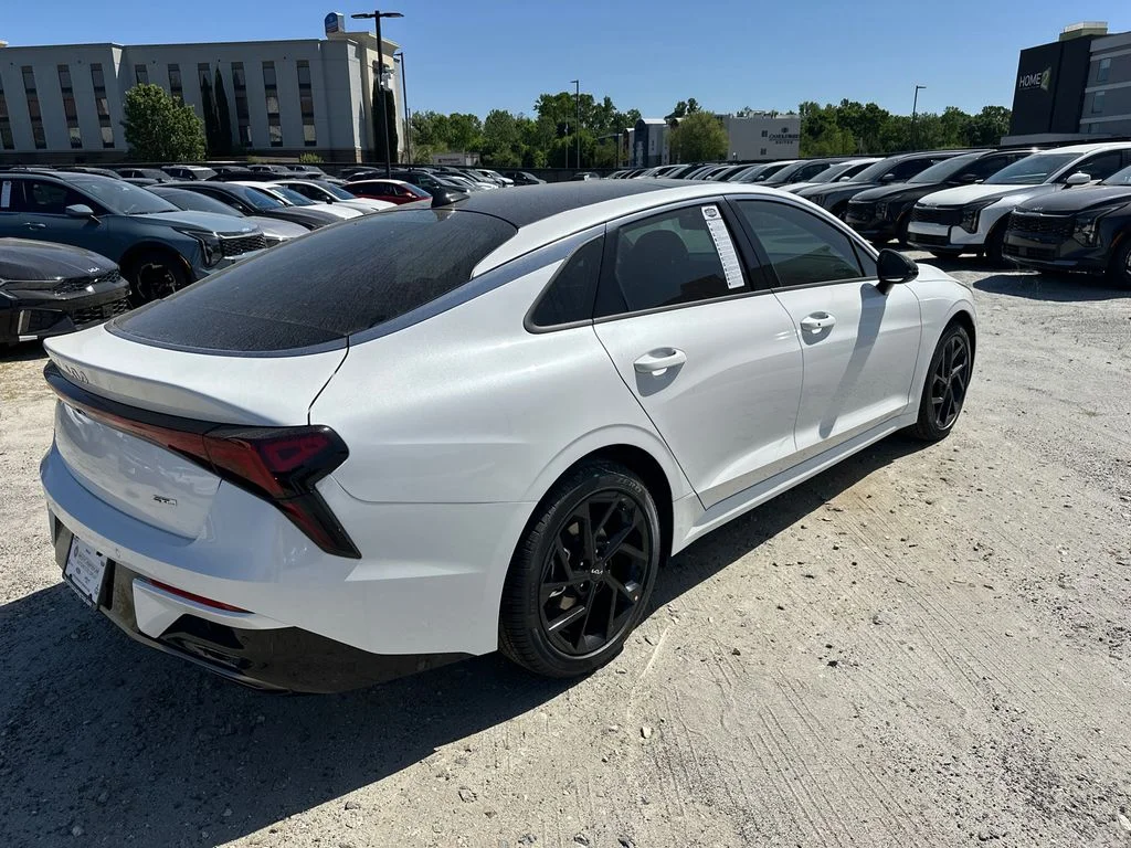 New 2026 White Kia GT-Line image 7