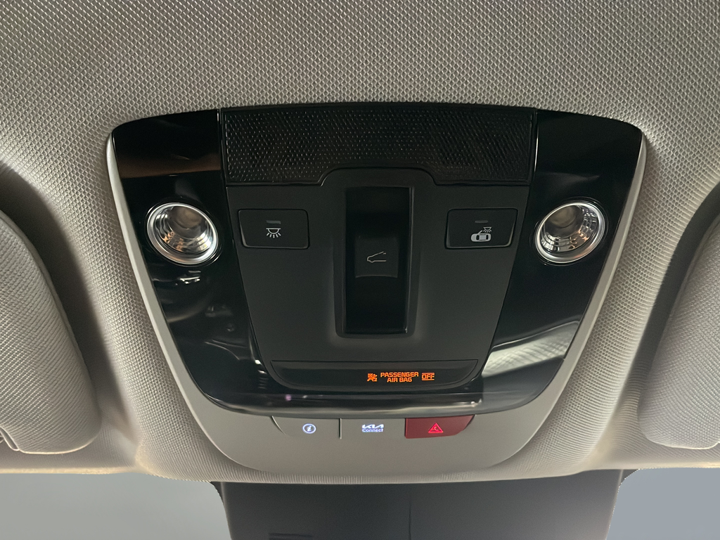 Used 2023 White Kia SX image 36