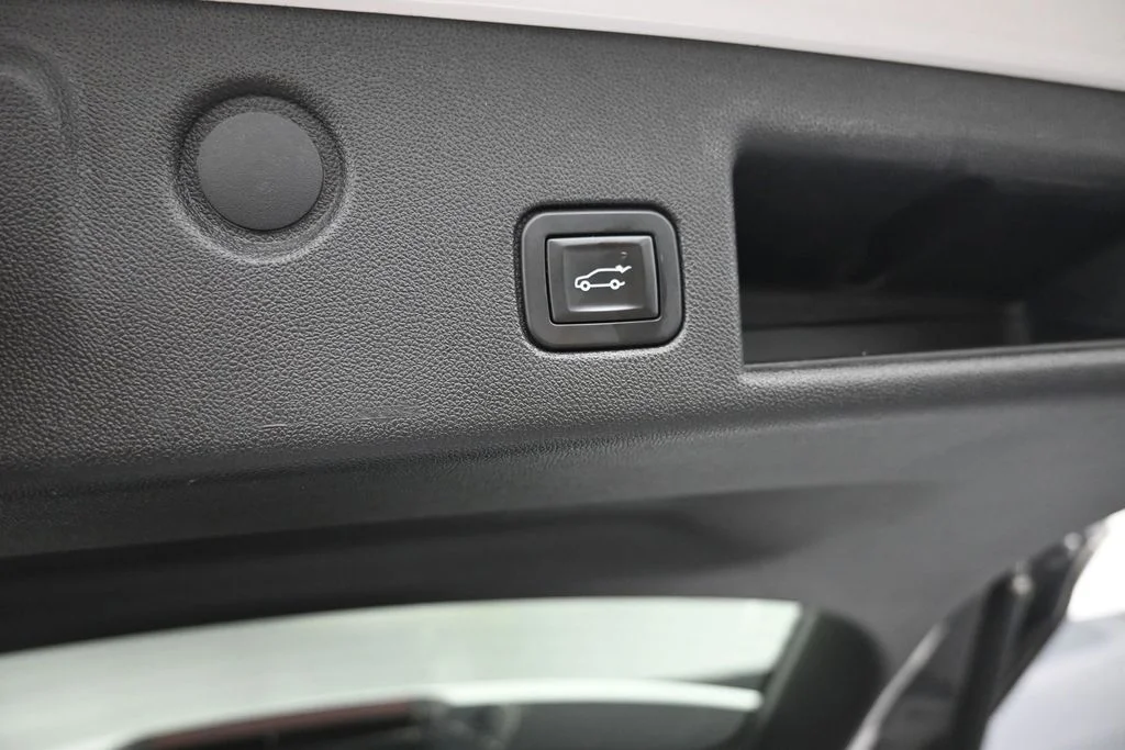 Certified Used 2018 Beige Chevrolet Premier image 12