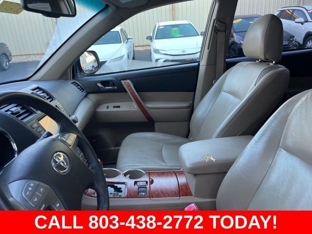 Used 2010 White Toyota Limited image 9