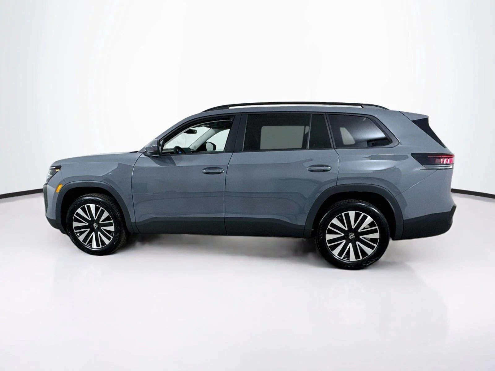 New 2027 Pure Gray Volkswagen SE w/Technology image 3