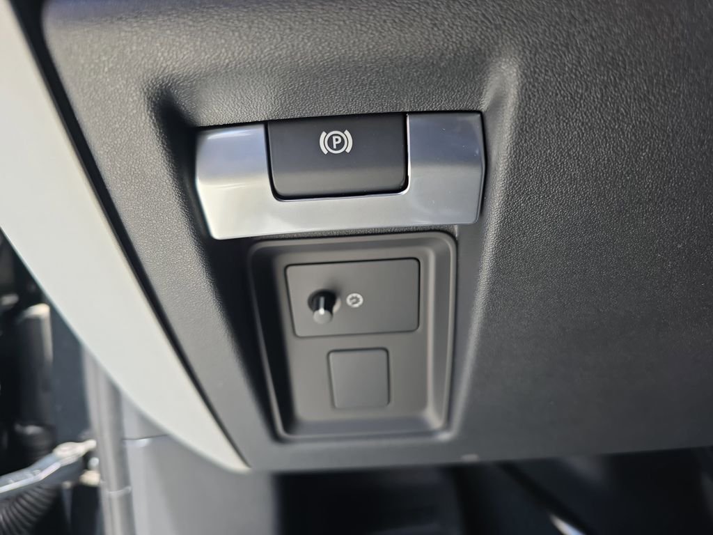 New 2026 Santorini Black Land Rover S image 27