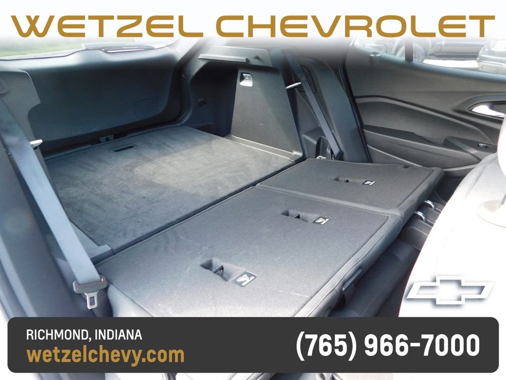 Used 2024 White Chevrolet 1RS image 24