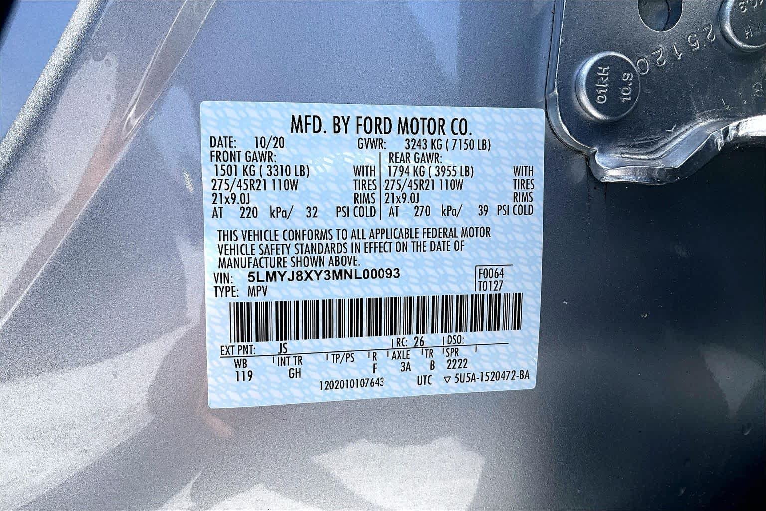 Used 2021 Silver Radiance Lincoln Grand Touring image 31