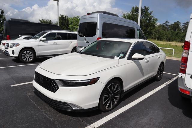 2023 Honda Accord Hybrid Touring's photo