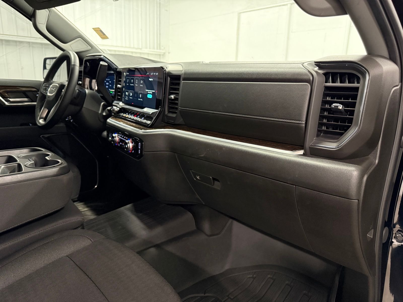 Used 2024 Black GMC Elevation image 24