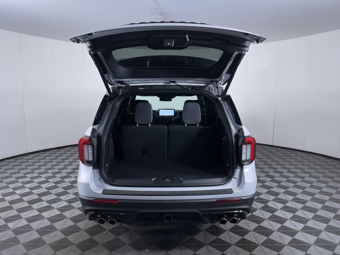 2026 Ford Explorer ST - Photo 27