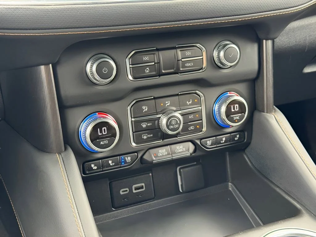 Used 2023 Sterling Metallic GMC AT4 image 30