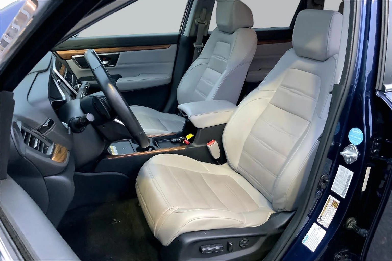 Used 2022 Obsidian Blue Pearl Honda Touring image 7