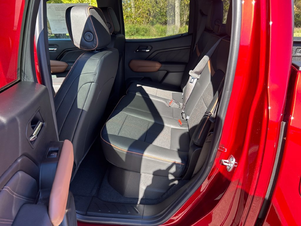 2026 GMC Canyon AT4 - Photo 32