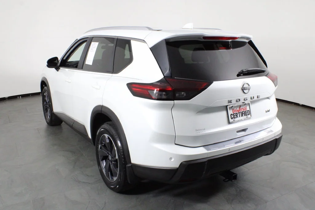 2024 Nissan Rogue SV - Photo 16