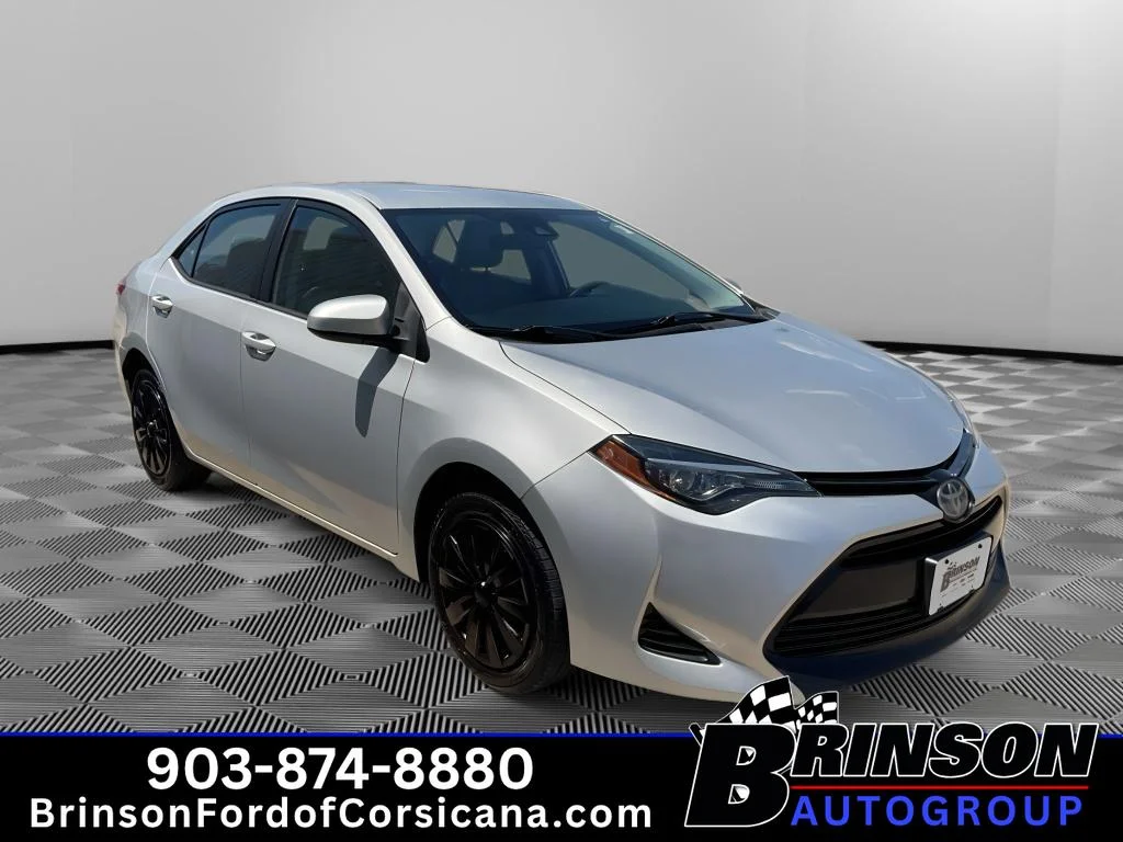 Used 2018 Classic Silver Metallic Toyota LE image 3