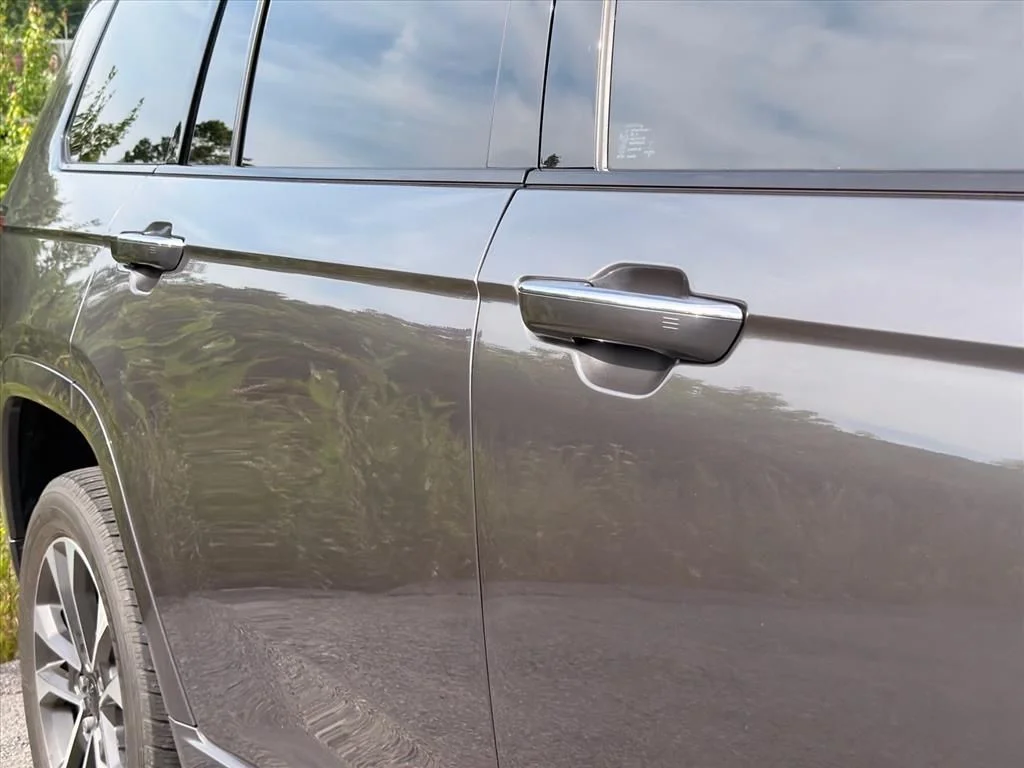 Used 2021 Gray Jeep Overland image 30