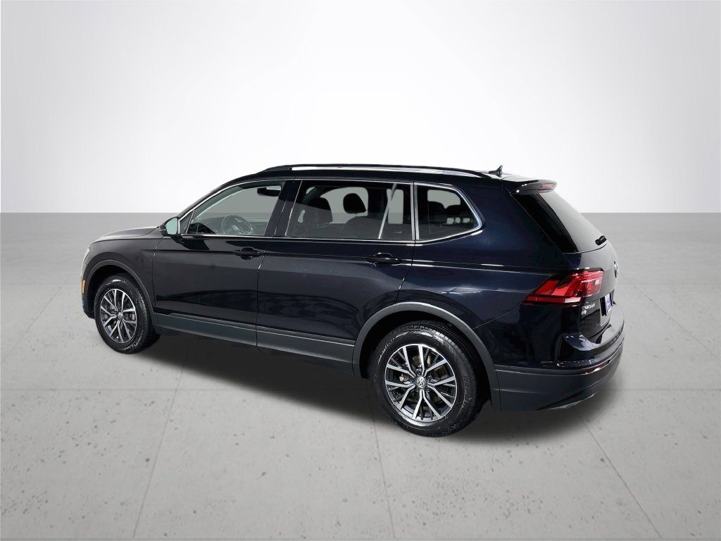 Used 2019 Deep Black Volkswagen 2.0T SE image 8