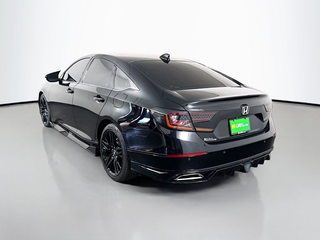 Used 2021 Crystal Black Pearl Honda Touring image 5