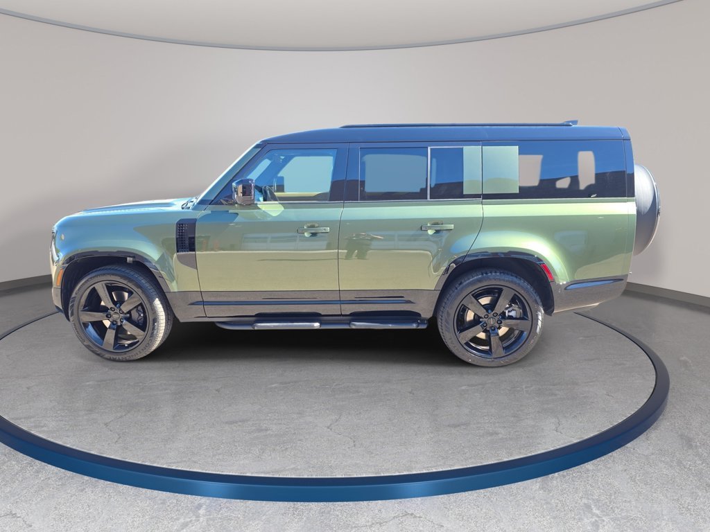 New 2026 Woolstone Green Land Rover X-Dynamic SE image 8