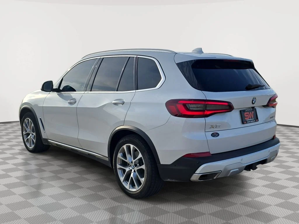 Used 2020 White BMW xDrive40i image 7