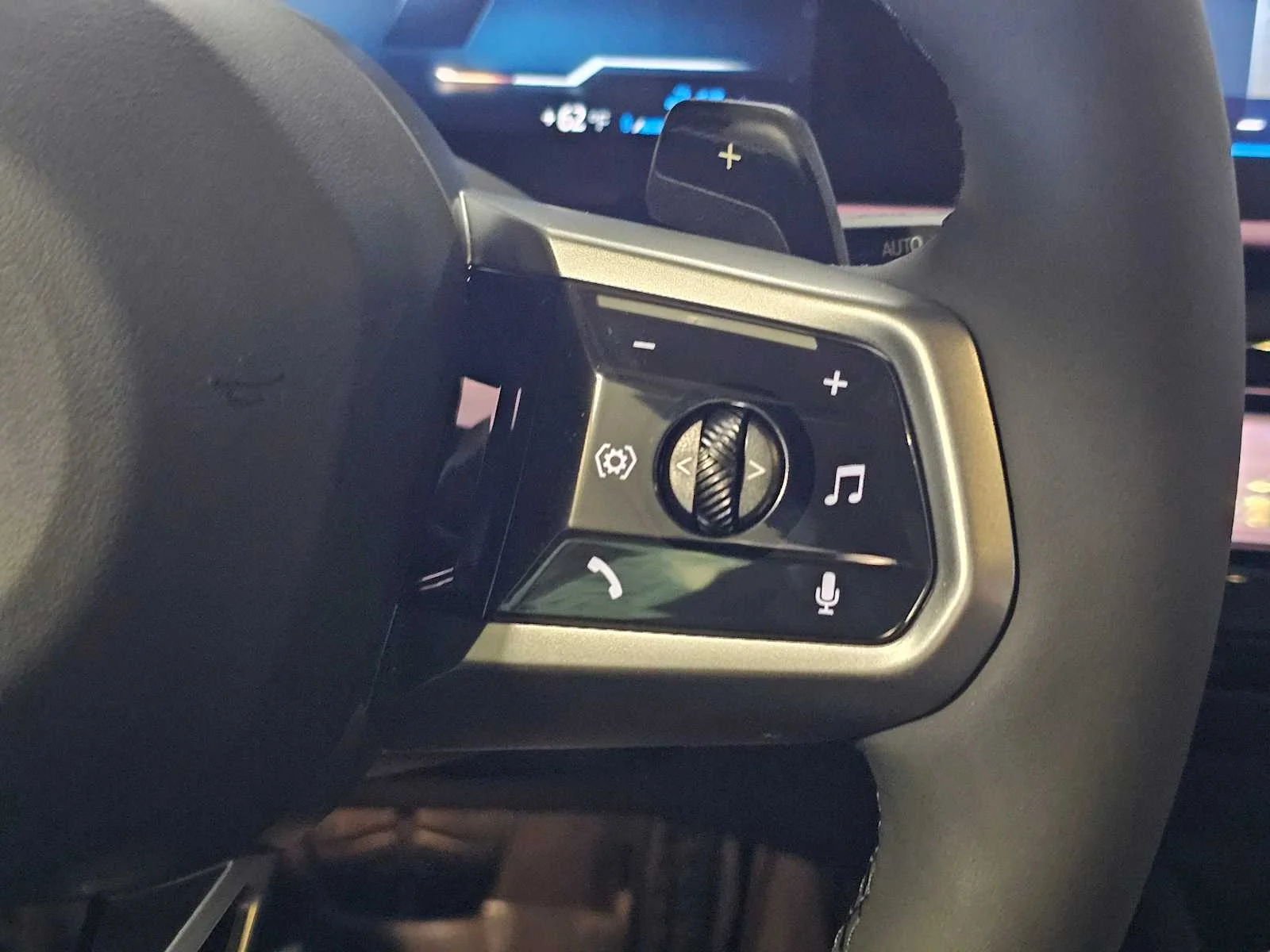 New 2027 Tanzanite Blue II Metallic BMW xDrive image 15