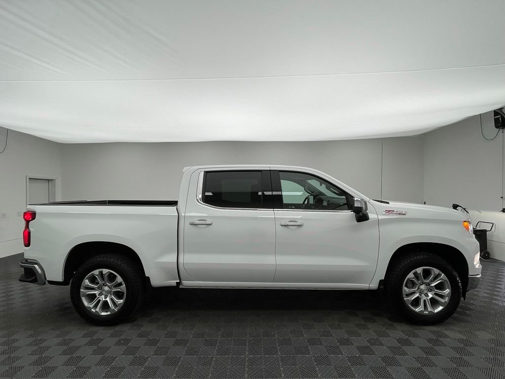 Used 2024 Summit White Chevrolet LTZ image 8