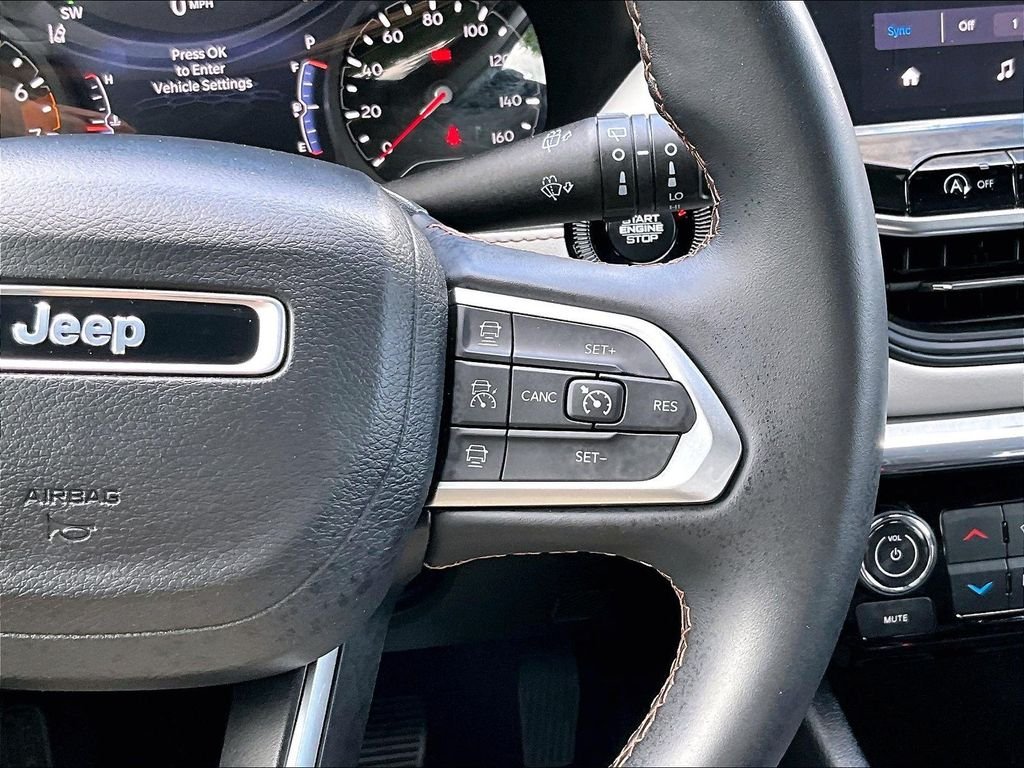 Used 2022 White Jeep Limited image 19