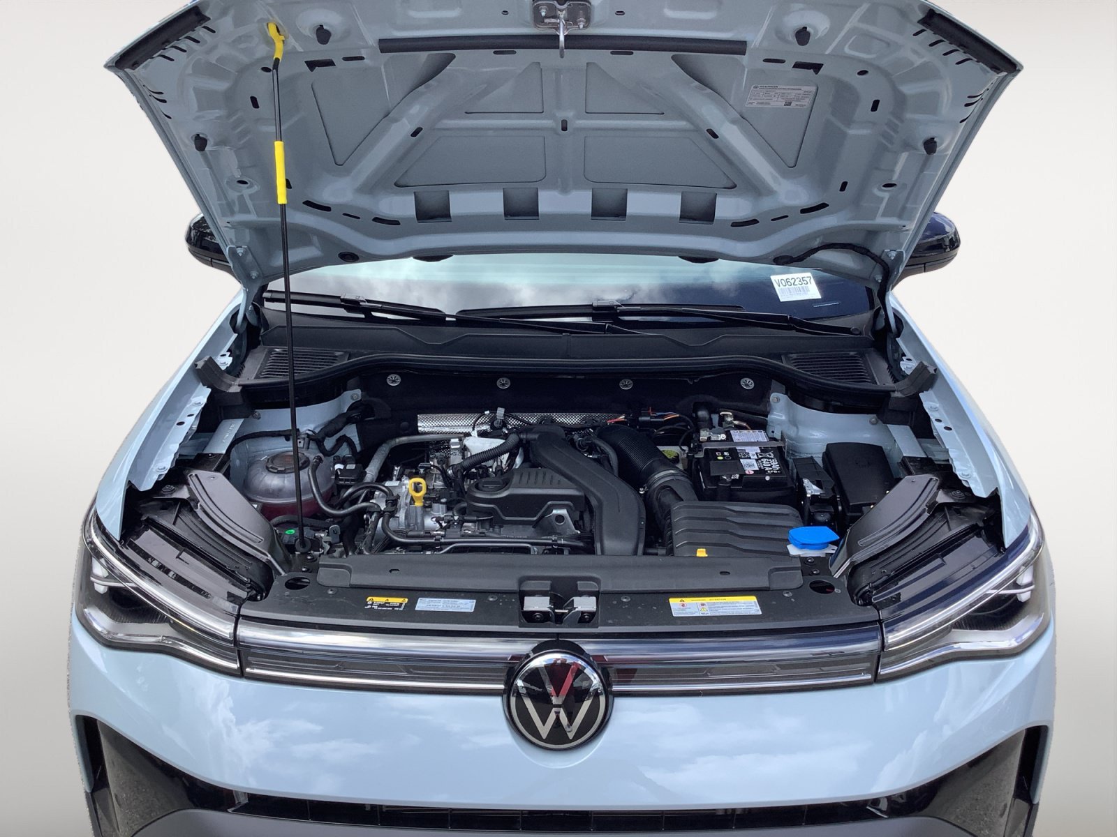 New 2026 Monument Gray w/Deep Black Roof Volkswagen SE Black image 11