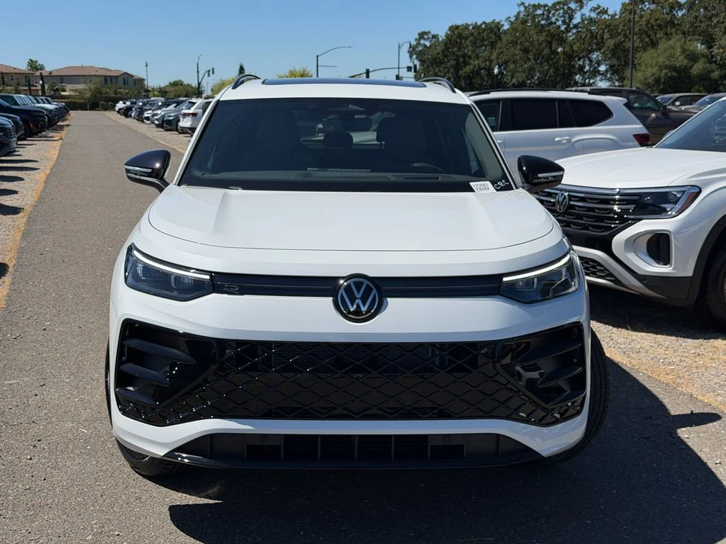 New 2026 Opal White Pearl Volkswagen 2.0T SE R-Line Black image 4