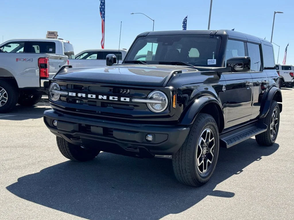 New 2026 Shadow Black Ford Outer Banks® image 4