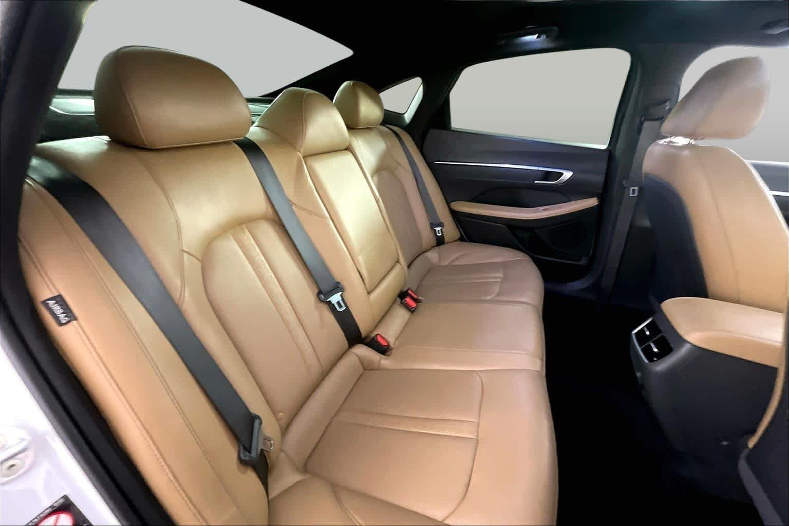 Used 2021 Quartz White Hyundai Limited image 19