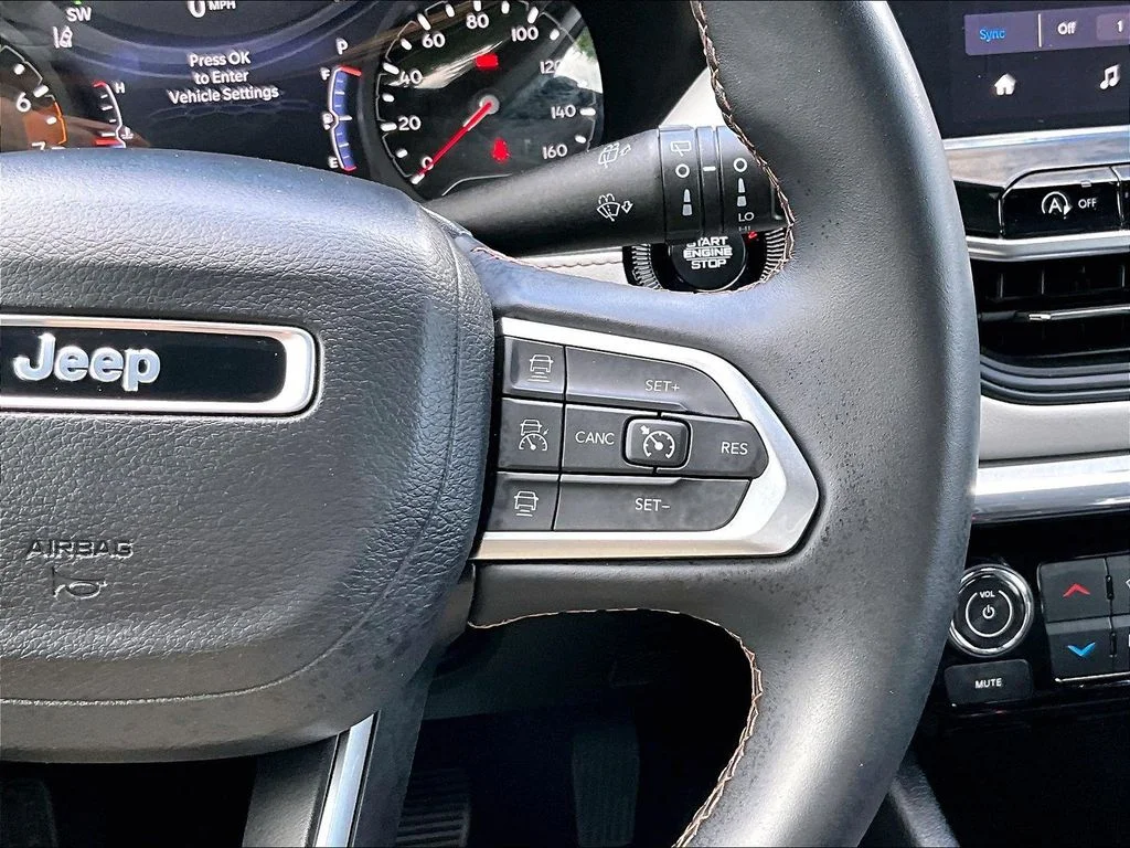 Used 2022 White Jeep Limited image 19