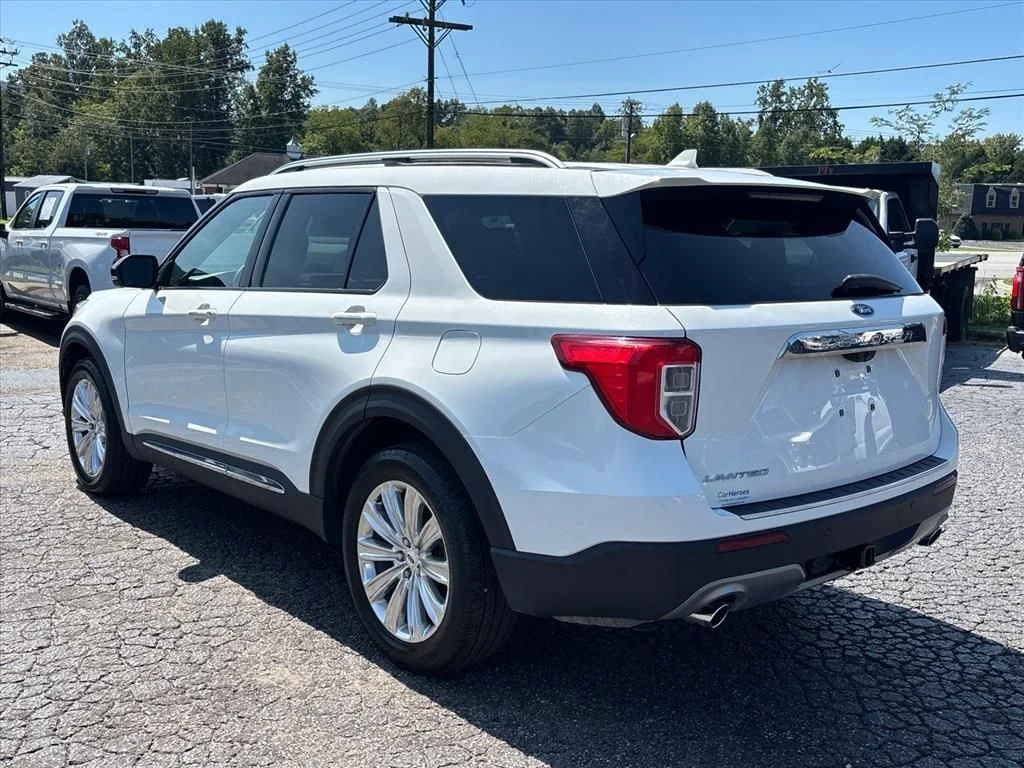 Certified Used 2023 Star White Ford Limited image 5