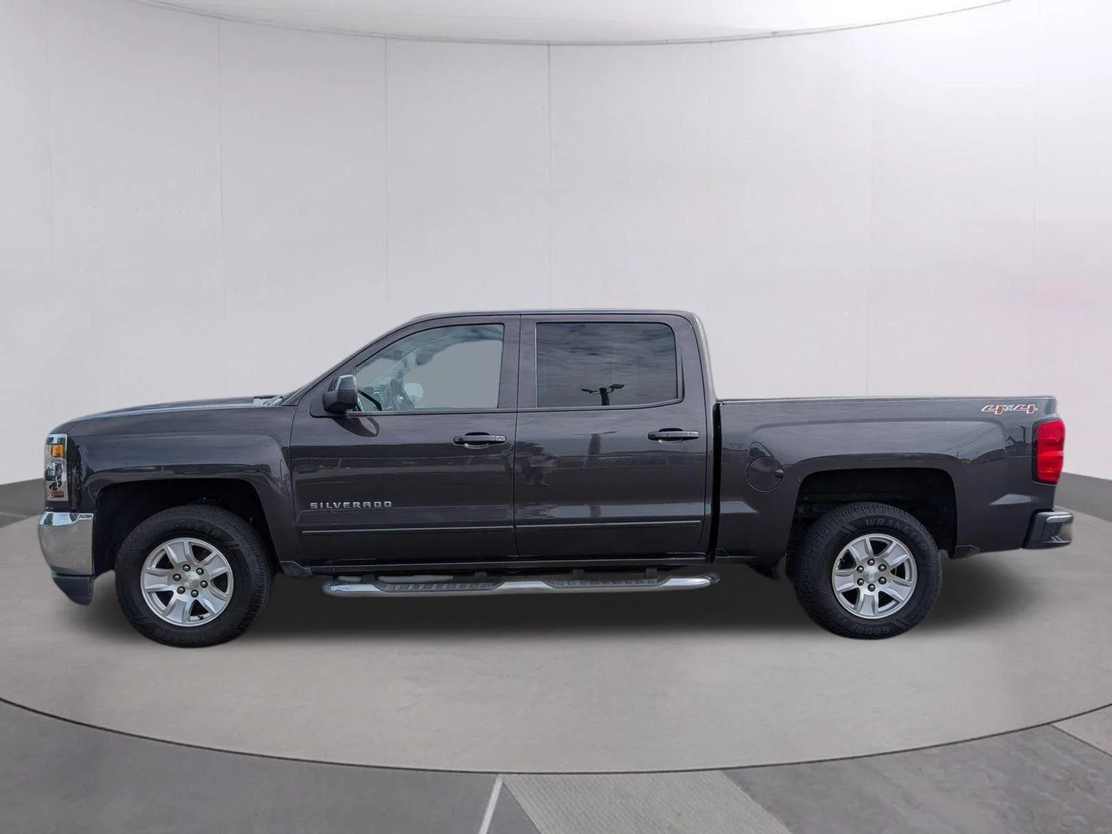 Used 2016 TUNGSTEN METALLIC Chevrolet LT image 2