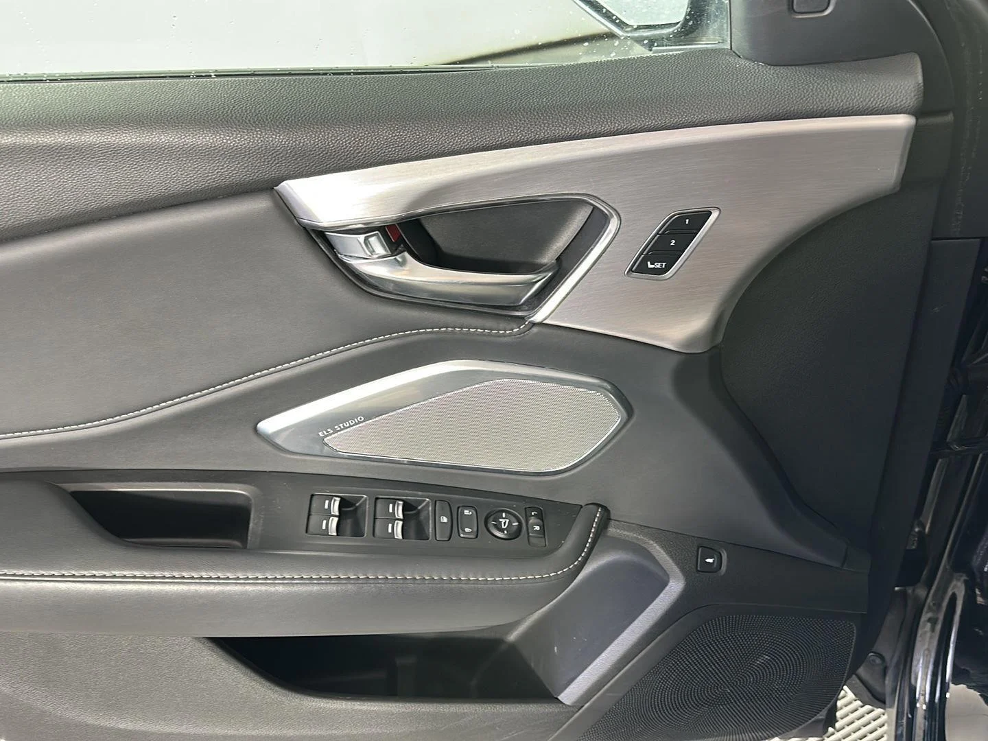 Used 2019 Majestic Black Pearl Acura SH-AWD w/Tech image 12