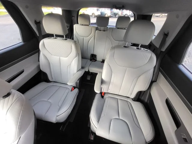 Used 2024 White Hyundai SEL image 12