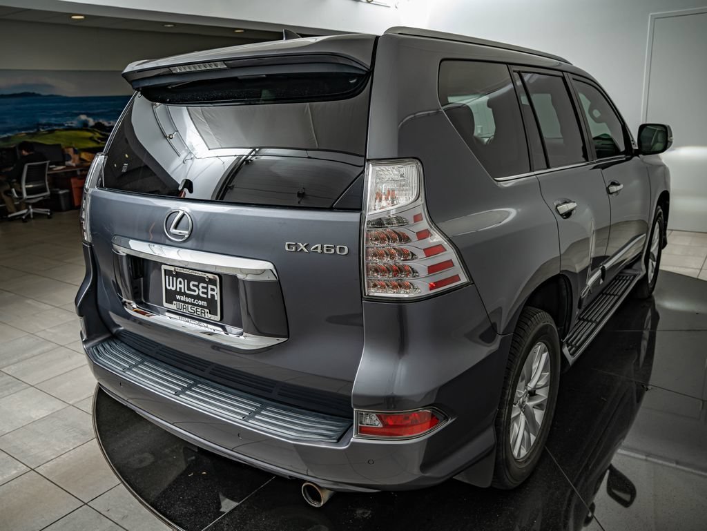 Used 2016 Nebula Gray Pearl Lexus 460 image 16