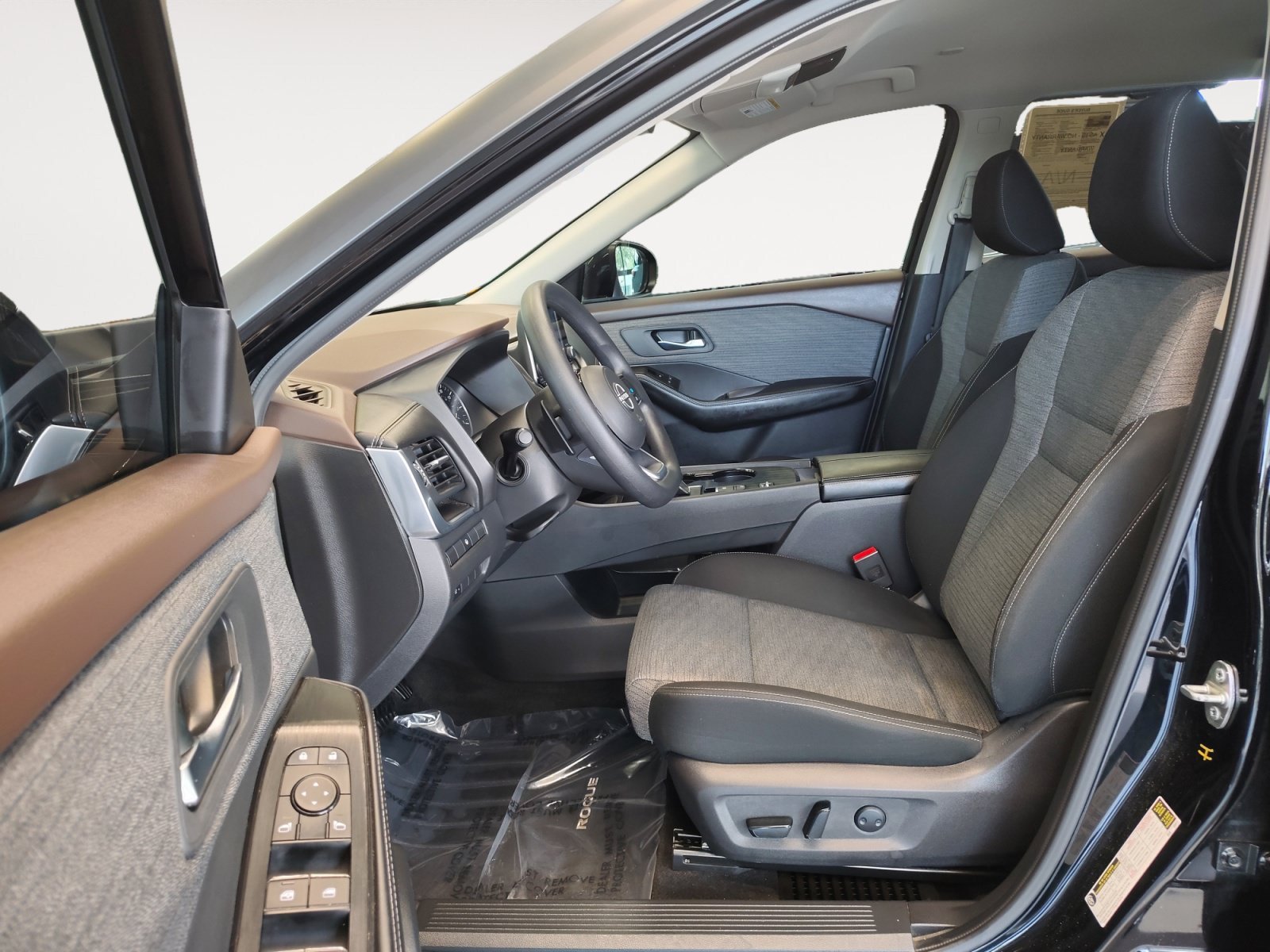 Used 2023 Super Black Nissan SV image 22