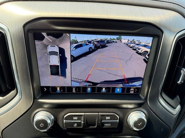 Used 2022 White Frost Tricoat GMC Denali image 26