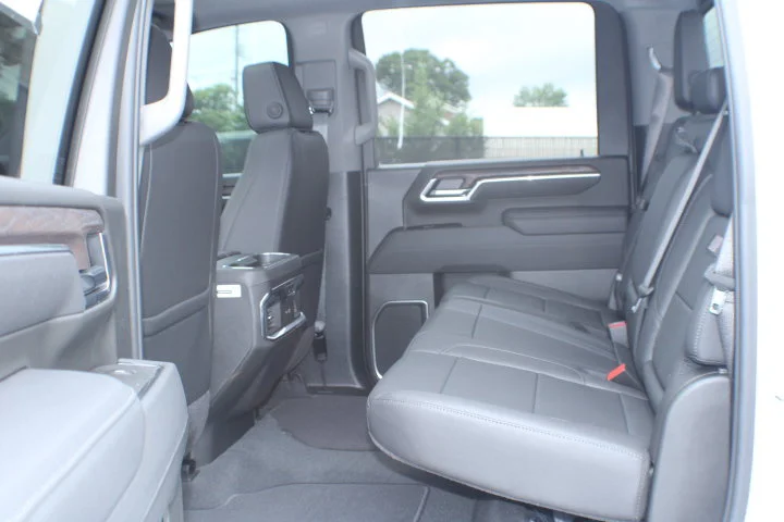 Used 2025 Summit White GMC SLT image 16