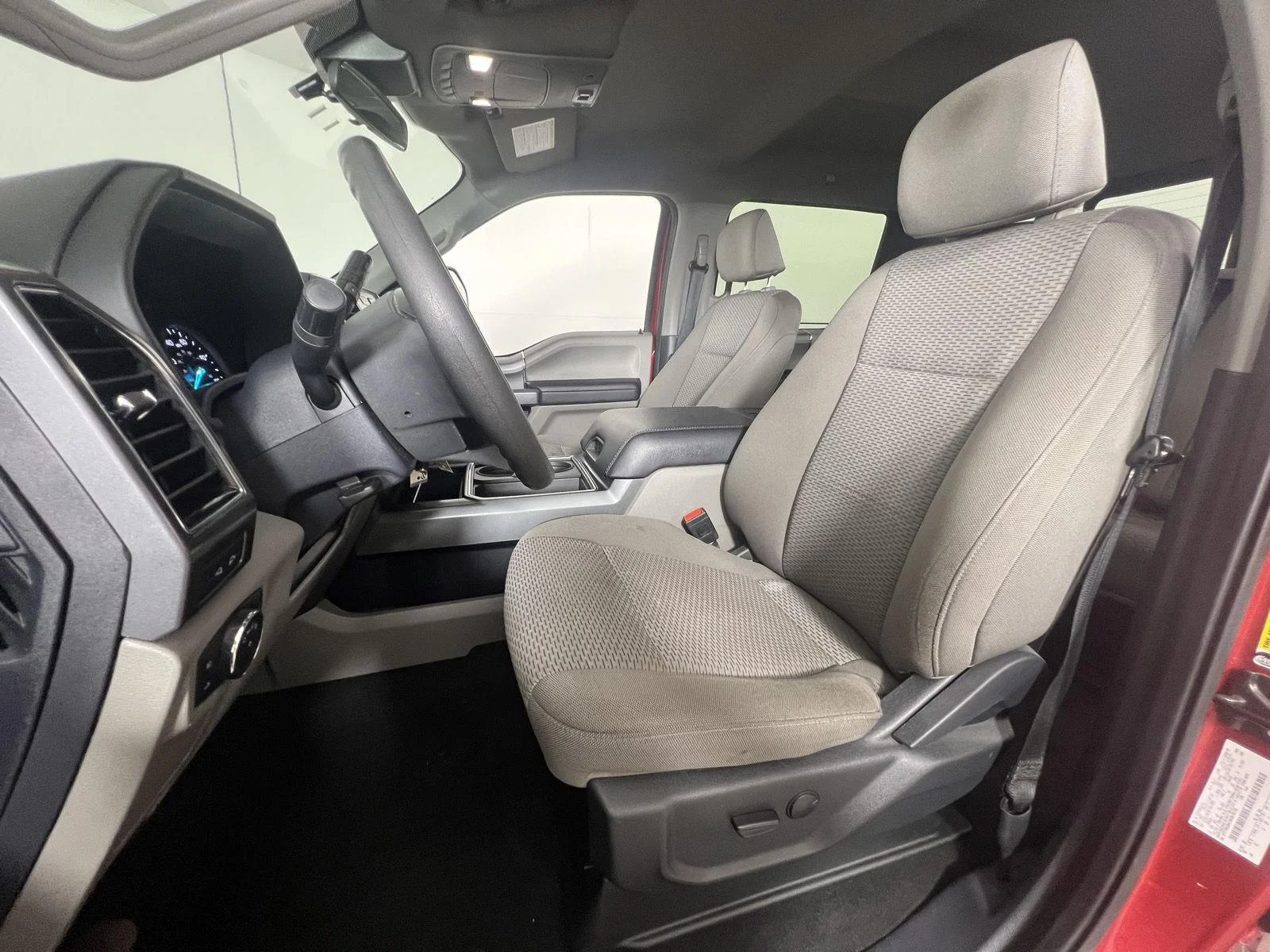 Used 2022 Rapid Red Metallic Tinted Clearcoat Ford XLT image 2