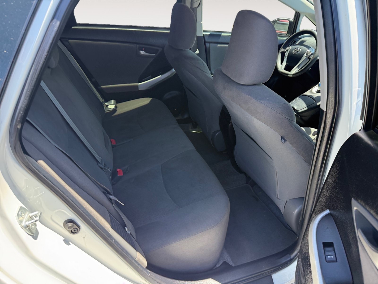 Used 2013 Blizzard Pearl Toyota Base image 18