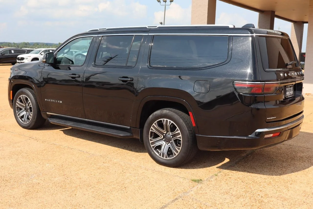 Used 2024 Diamond Black Crystal Pearl Coat Jeep Series II image 3