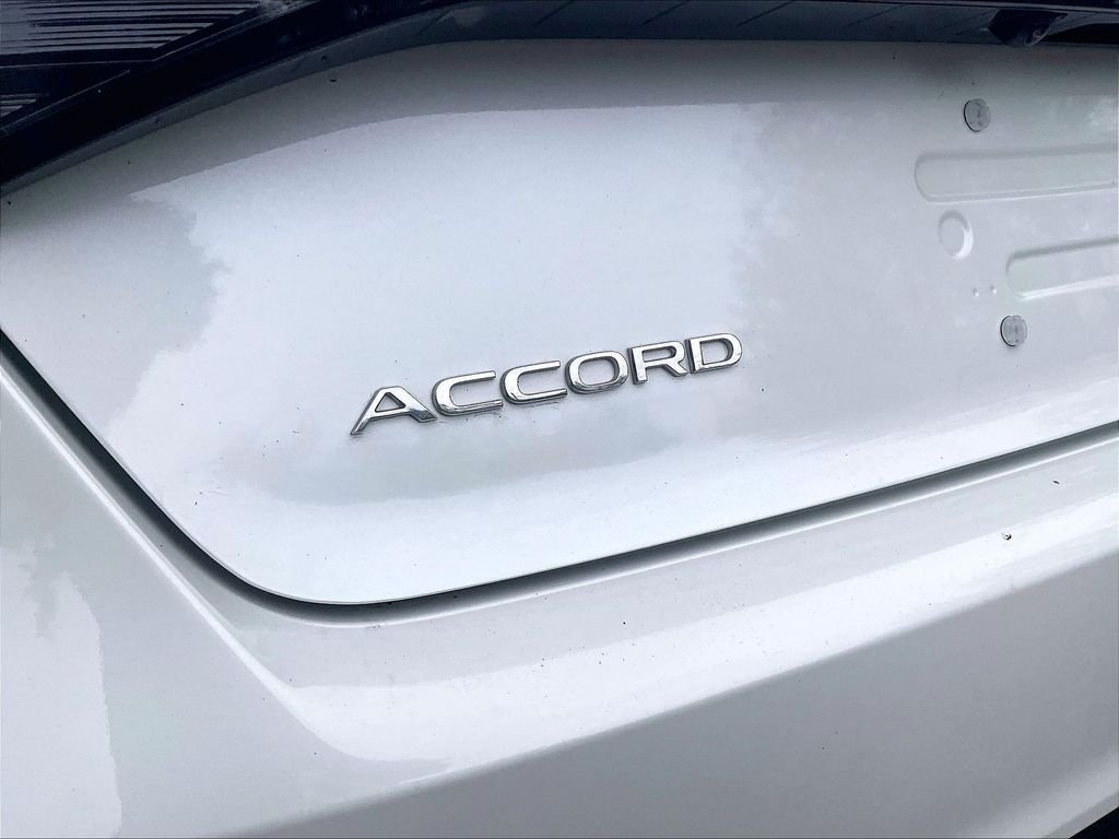 Used 2023 White Honda EX image 28