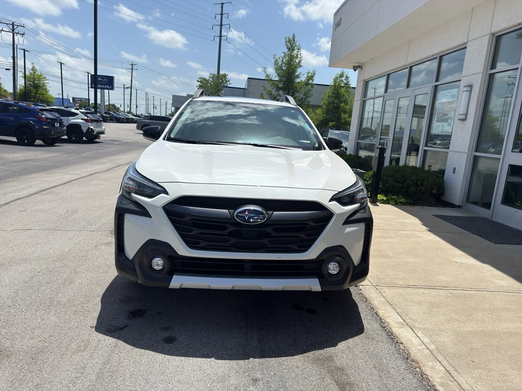 Used 2023 Crystal White Pearl Subaru Limited image 8