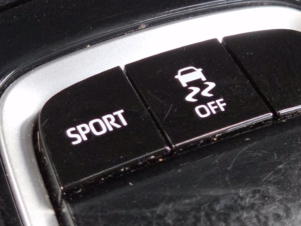 Used 2022  Toyota SE image 32