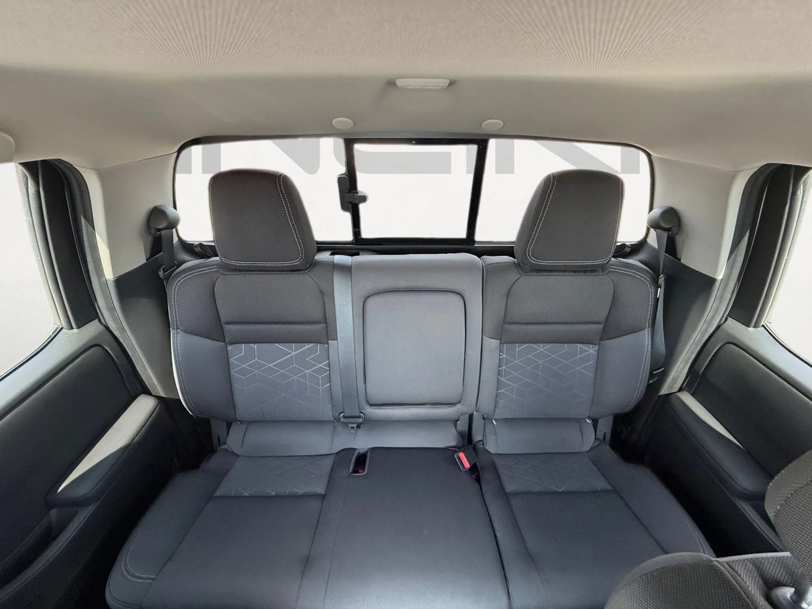 Used 2025 Glacier White Nissan SV image 18