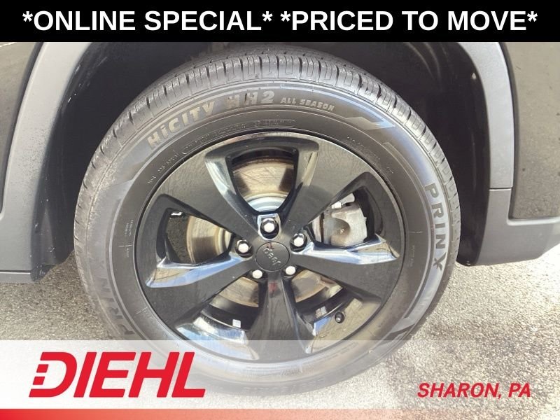 Used 2020 Black Jeep Latitude Plus image 10