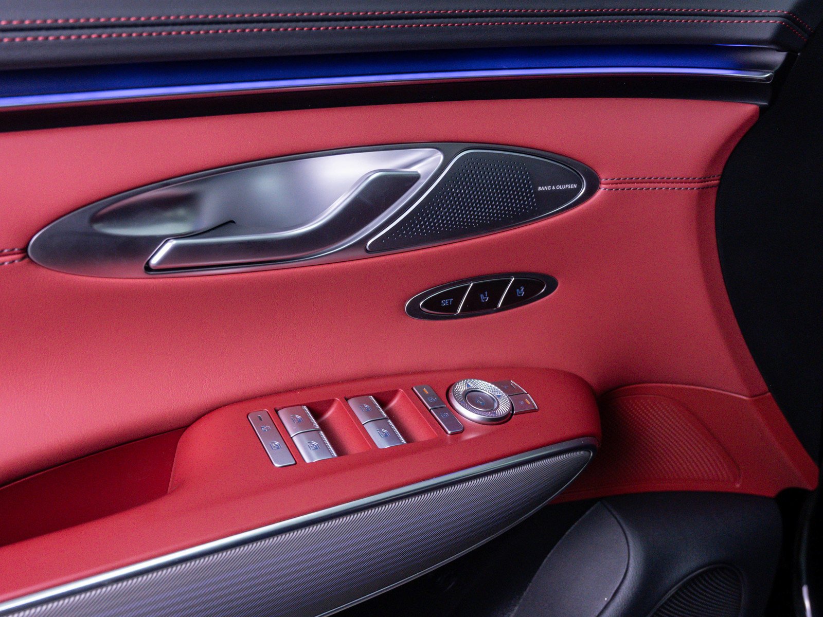2026 GENESIS GV70 Sport Advanced - Photo 18