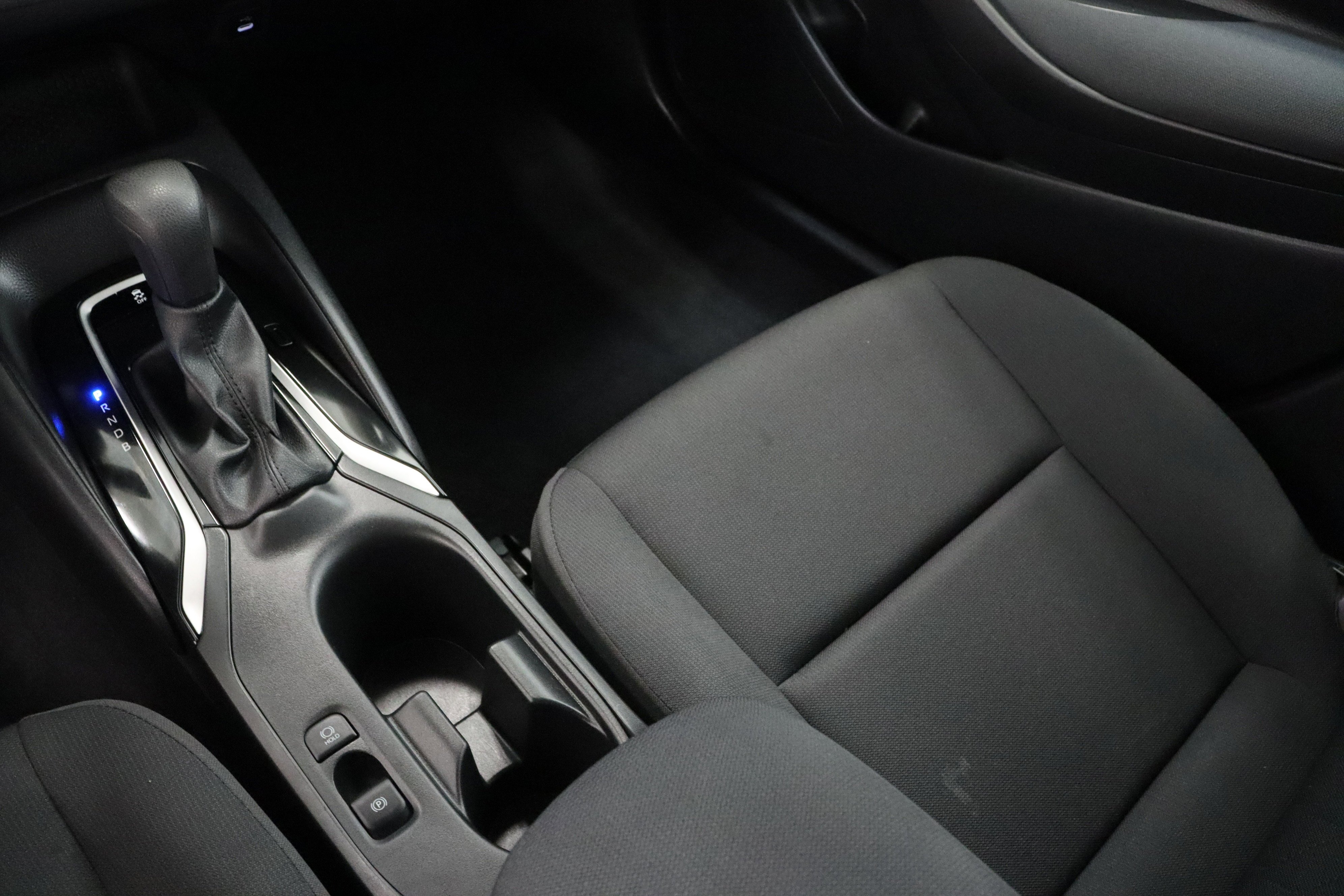 Used 2025 Ice Cap Toyota LE 2.0L image 16