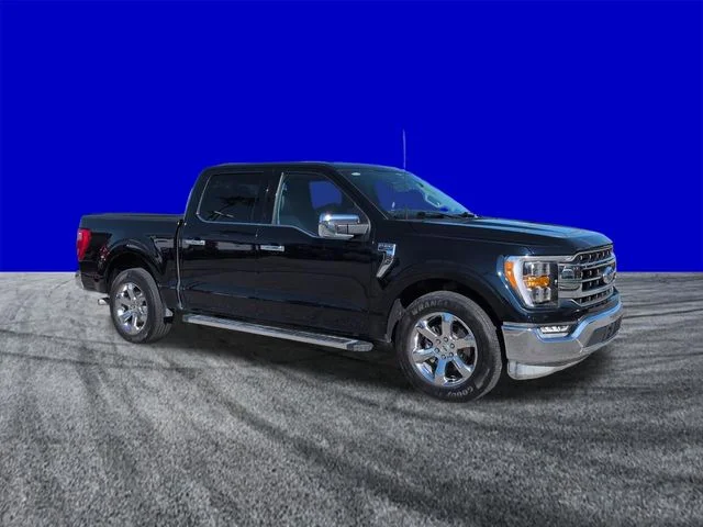 Certified Used 2023 Blue Metallic Ford Lariat image 2
