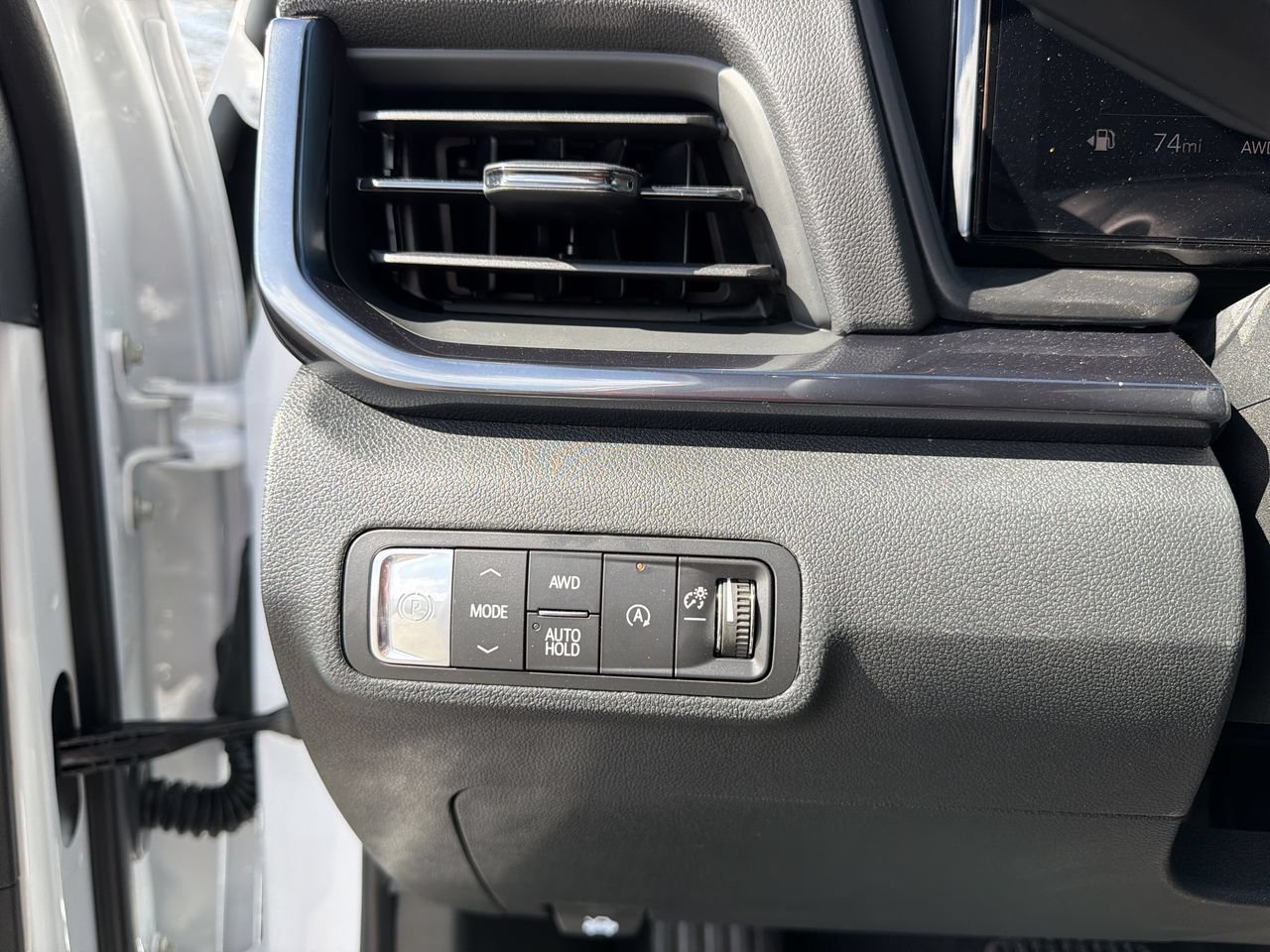 Used 2026 Summit White GMC AT4 image 15