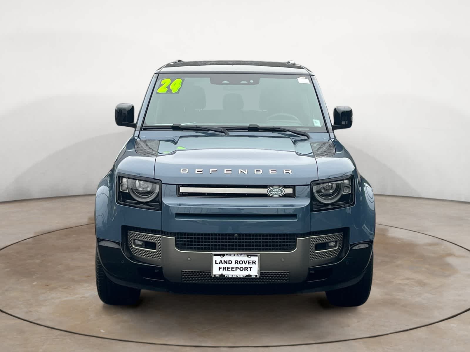 Used 2024 Tasman Blue Metallic Land Rover X-Dynamic SE image 8